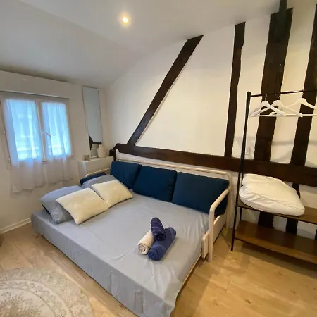 Studio Calme Centre De Apartment *